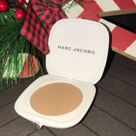 Marc Jacobs Mini Compact Powder - Picture 1 of 3